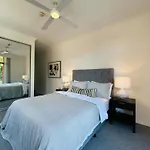 Kozyguru Camperdown Cozy 2-Bed Apt And Parking
