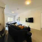 Kozyguru Camperdown Cozy 2-Bed Apt And Parking